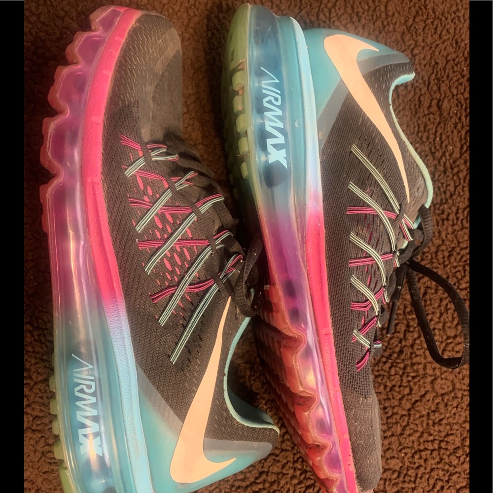 Nike AirMax - Womens 9